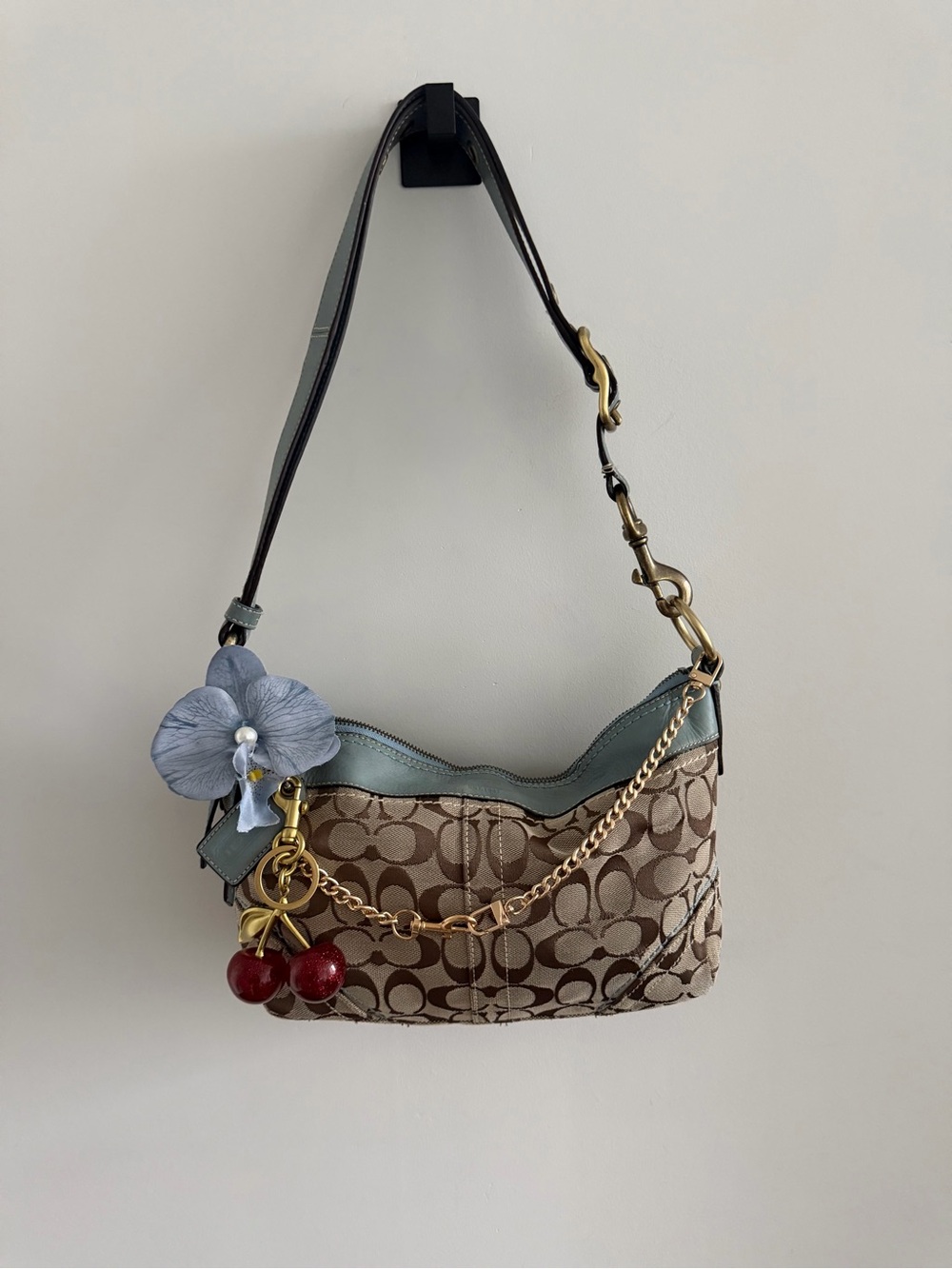 Vintage Coach Signature Canvas Sufflete Shoulder Bag w/Gold Hardware